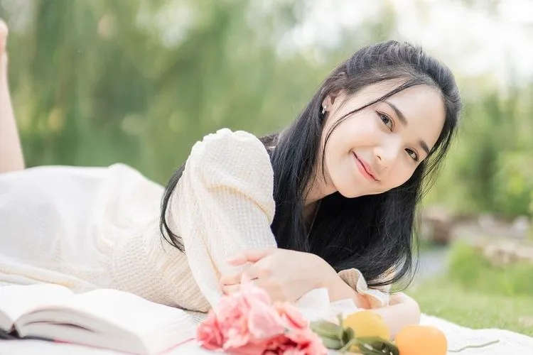 Chụp ảnh Ngoại cảnh đẹp: Khám phá Vẻ đẹp Tự nhiên và Bắt trọn Khoảnh khắc Sống động Giữa Lòng Thiên nhiên/Thành phố!
