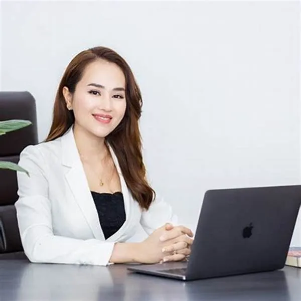 Tác nghiệp tại doanh nghiệp: Chụp ảnh con người, không gian và khoảnh khắc