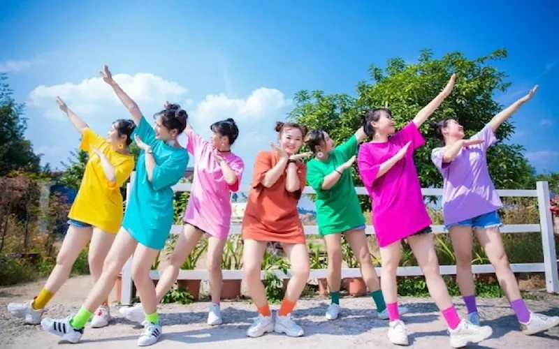 Tại sao chụp ảnh nhóm bạn thân lại là một ý tưởng tuyệt vời?