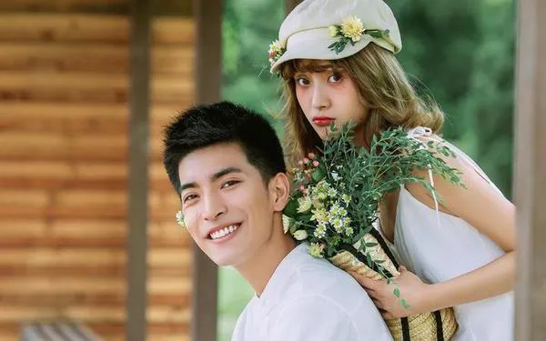 Bí quyết tạo dáng đẹp và tự nhiên khi chụp ảnh couple